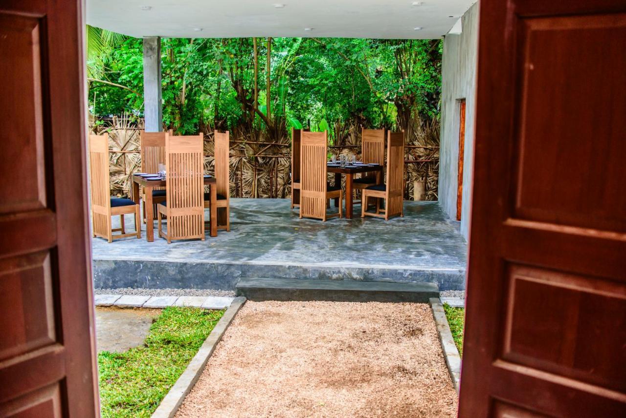 Hotel Thambu Illam à Jaffna Extérieur photo