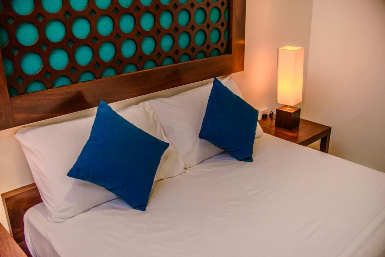 Hotel Thambu Illam à Jaffna Extérieur photo