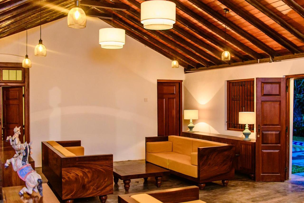 Hotel Thambu Illam à Jaffna Extérieur photo