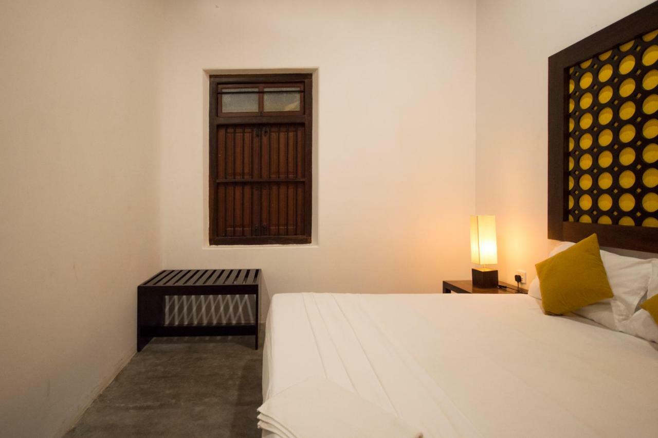 Hotel Thambu Illam à Jaffna Extérieur photo