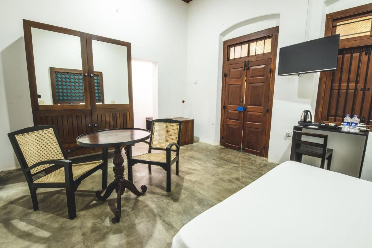 Hotel Thambu Illam à Jaffna Extérieur photo