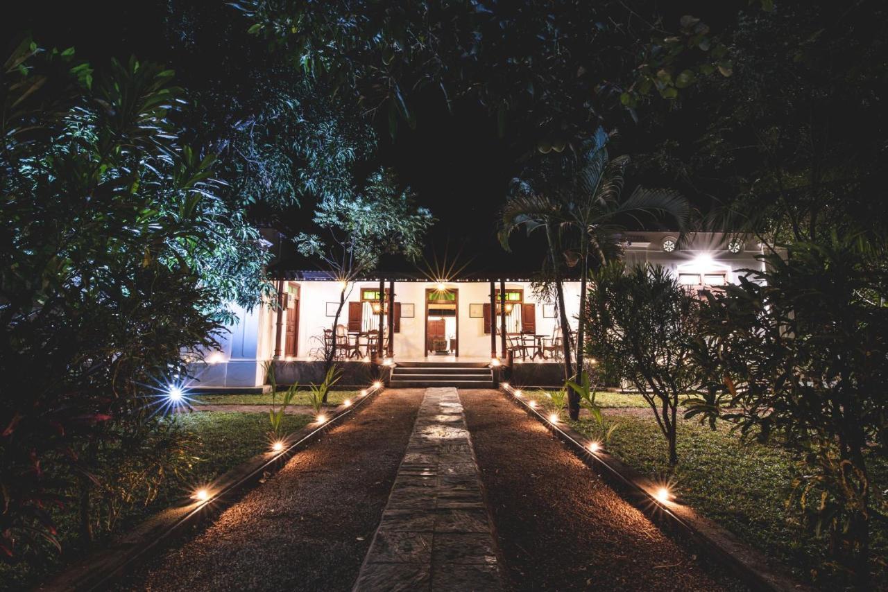Hotel Thambu Illam à Jaffna Extérieur photo