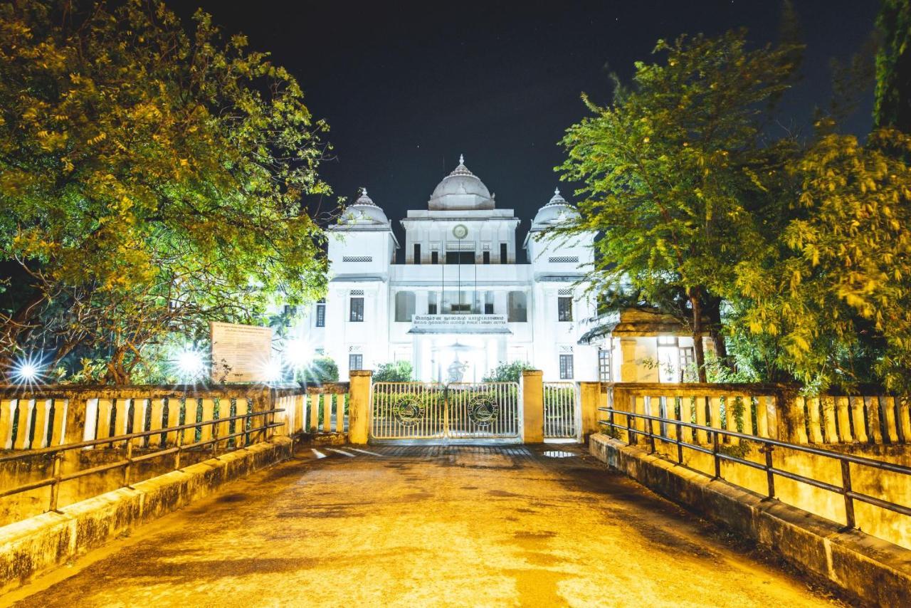 Hotel Thambu Illam à Jaffna Extérieur photo