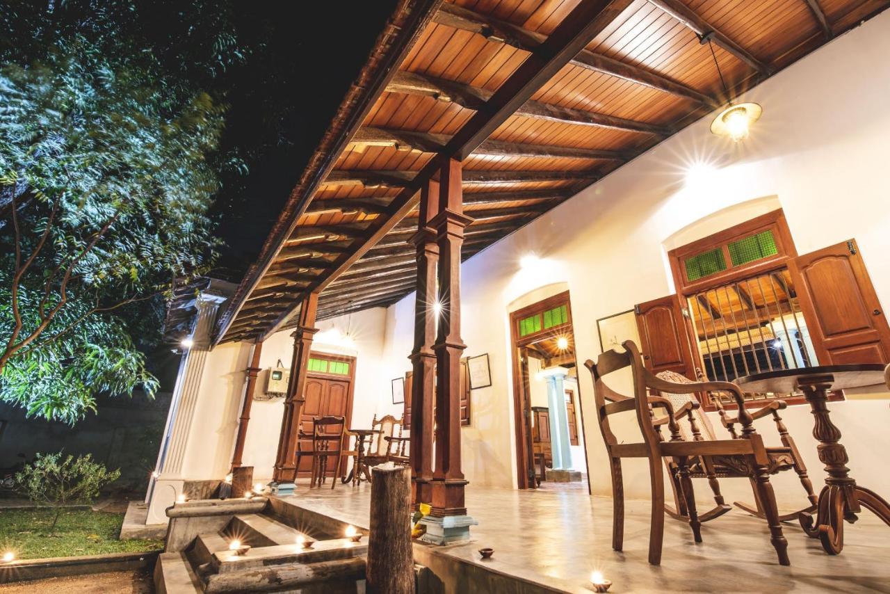 Hotel Thambu Illam à Jaffna Extérieur photo